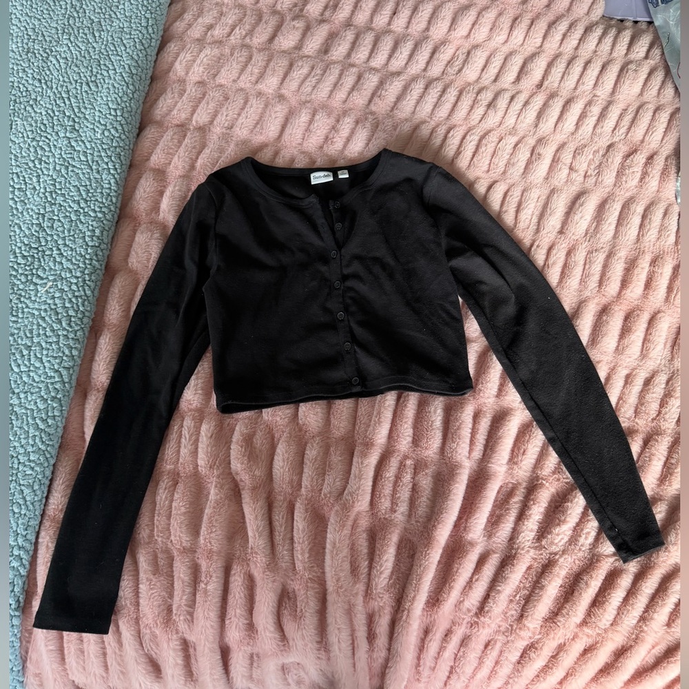 Sundeh Aritzia Black Top